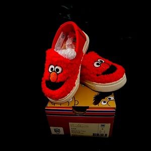 BRAND NEW ELMO TOMS SLIP ONS